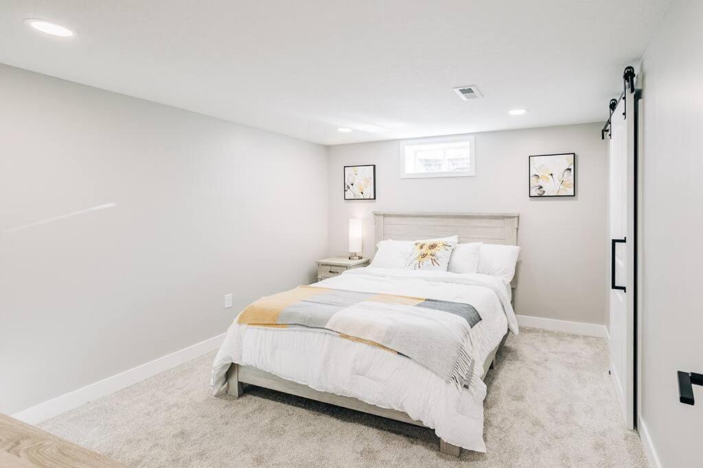 Beautiful Luxury Home Freshly Renovated With Big Yard, Seating & Grill Pad Cottage Grove Экстерьер фото